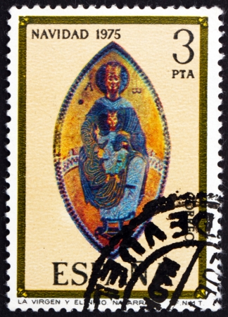 SPAIN - CIRCA 1975: a stamp printed in the Spain shows Madonna, Mosaic, Navarra Cathedral, Christmas, circa 1975のeditorial素材