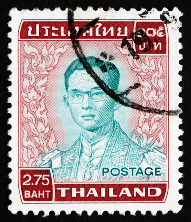 THAILAND - CIRCA 1972: a stamp printed in the Thailand shows King Bhumibol Adulyadej, Rama IX, King of Thailand, circa 1972のeditorial素材