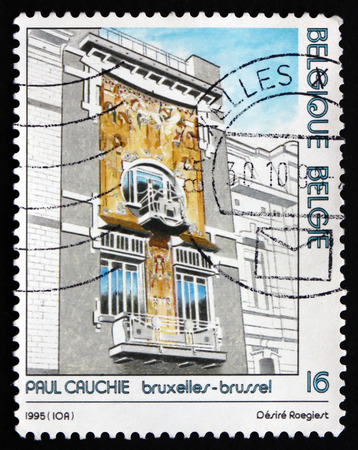 BELGIUM - CIRCA 1995: a stamp printed in the Belgium shows Cauchie House, by Paul Cauchie, Brussels, circa 1995のeditorial素材