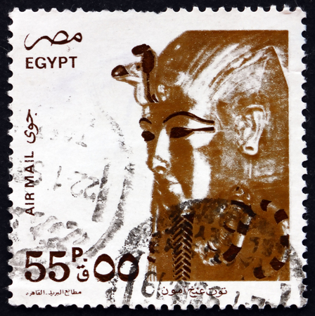 EGYPT - CIRCA 1993: a stamp printed in Egypt shows Funerary Mask of King Tutankhamen, circa 1993のeditorial素材