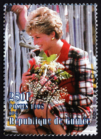 GUINEA - CIRCA 1998: a stamp printed in Guinea shows Diana, Princess of Wales, Portrait, circa 1998のeditorial素材