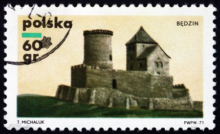 POLAND - CIRCA 1971: a stamp printed in Poland shows Bedzin Castle, is the stone castle dates to the 14th century, circa 1971のeditorial素材
