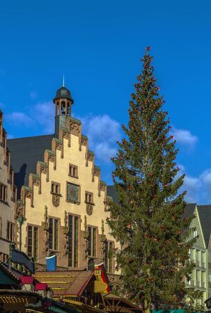 Christmas tree in front of the town hall on Romerberg square, Frankfurt, Germanyの写真素材