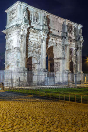 Basilica of Our Lady in Trastevere is a titular minor basilica, one of the oldest churches of Rome, Italy. Interior of the churchのeditorial素材
