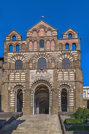 Le Puy Cathedral (Cathedral of Our Lady of the Annunciation) is a Roman Catholic church located in Le Puy-en-Velay, Auvergne, France.の写真素材