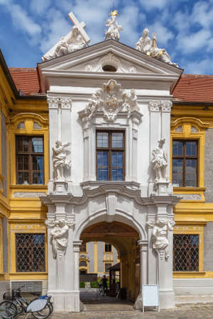 Baroque gate with sculpture in Durnstein, Austriaのeditorial素材