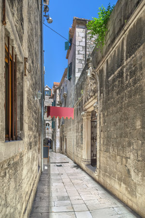 Narrow street in Splitr old town, Croatiaの写真素材