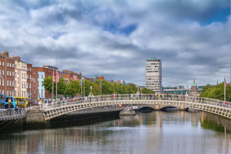 View of Liffey river in Dublin with Ha'penny Bridge, Irelandの写真素材