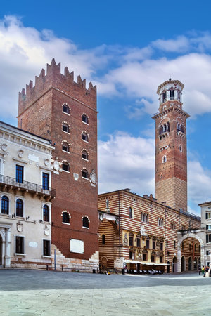 Palazzo del Capitanio and Torre dei Lamberti in Verona, Italyの写真素材