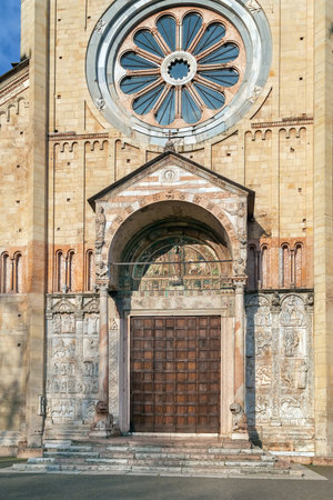 Basilica di San Zeno is a minor basilica of Verona, Italy constructed between 967 and 1398. Portalの写真素材