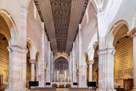 Basilica di San Zeno is a minor basilica of Verona, Italy constructed between 967 and 1398. Interiorの写真素材