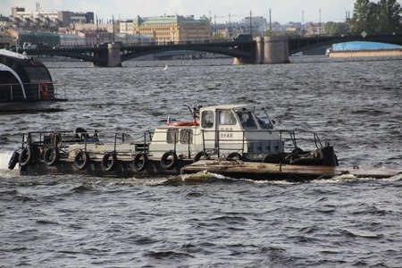 view to river in bridge .  Saints-Petersburgのeditorial素材