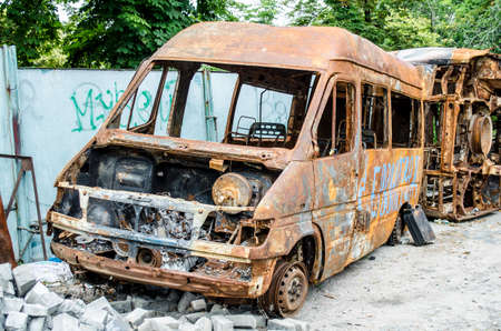 rusty busの写真素材