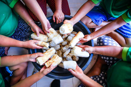 Process of Making Cassava Chipsの写真素材