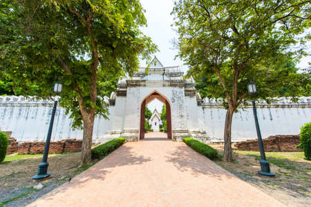 Gate to Phra Narai Ratchaniwet (roal palace) complex, Lopburi, Thailandのeditorial素材