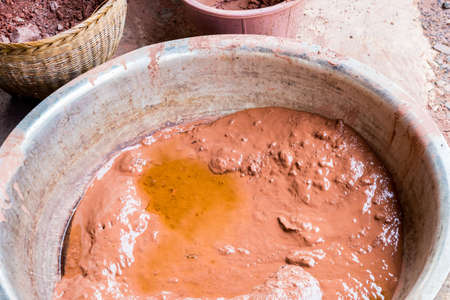 Colors for traditional dyeing yarn Made from volcanic soil