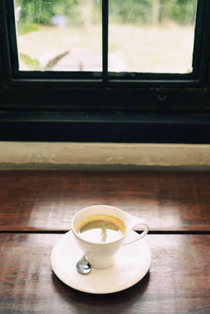 Hot coffee on wood tableの素材