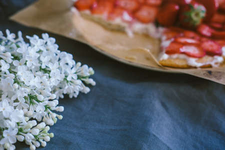Strawberry Tart with Ricotta Filling with Tea