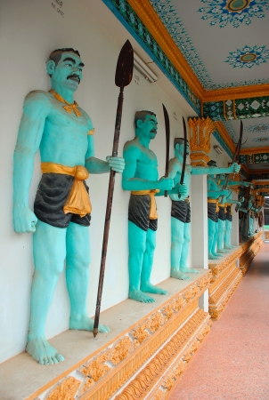 KANCHANABURI,THAILAND September 26 2008-Statues of ancient traditional Thai armed warriors at the Jeath War Museum in Kanchanburi Province,Thailandのeditorial素材