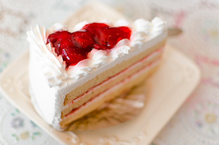 cheesecake with strawberry jam