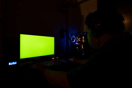 People are using the computer screen green screen.