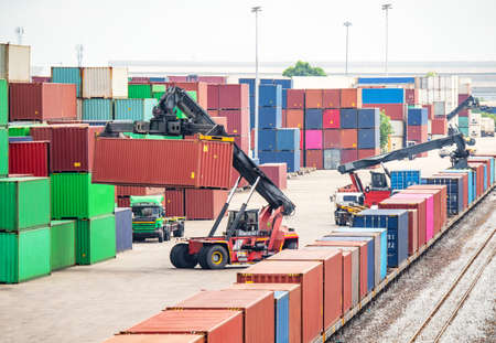 Container yard for rail transport to the port
