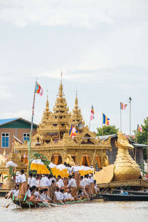 INLE-LAKE, MYANMAR - OCT 06 2014: The festival of Phaung Daw Oo Pagoda at Inle Lake is once a year are ceremonially rowed around the Lake.のeditorial素材