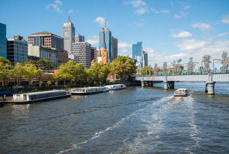 MELBOURNE, AUSTRALIA - FEBRUARY 20 2016: Scenery view of Melbourne cityscape and Yarra river.のeditorial素材
