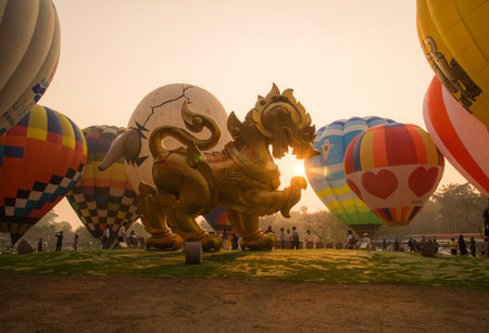 Chiang Rai, Thailand - February 14 2017: Singha Park Chiang Rai Balloon Fiesta 2017. This festival is ASEANâs biggest balloon festival, the event is part of Thailandâs 2017 Valentiのeditorial素材