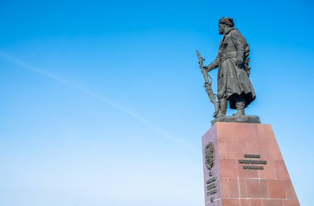 Irkutsk, Russia : 04-03-2020 : Monument to the Cossack pioneer Yakov Pokhabov, who is considered the founder of Irkutsk, on the embankment of the Angara River. Irkutsk, Siberia, Ruのeditorial素材