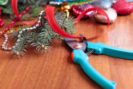 The process of making handicraft christmas wreathの写真素材