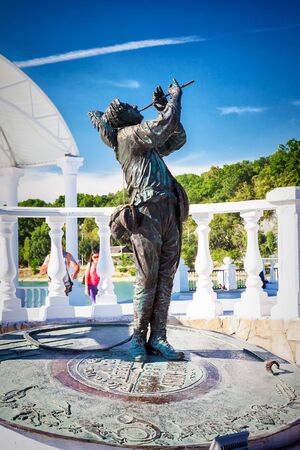 ABRAU DURSO, RUSSIA - August 27, 2015: Monument of Soviet singer Leonid Utesovのeditorial素材