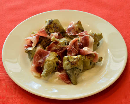 Artichoke heart in sauceの写真素材