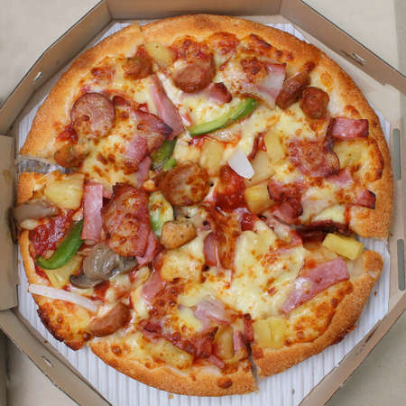 pizza in box, top viewの写真素材