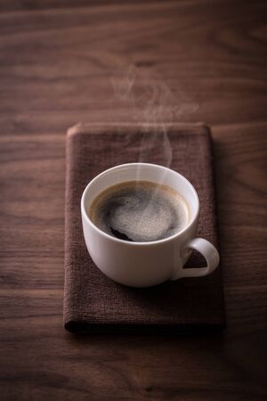 Drink hot coffeeの素材 [FY310148567318]