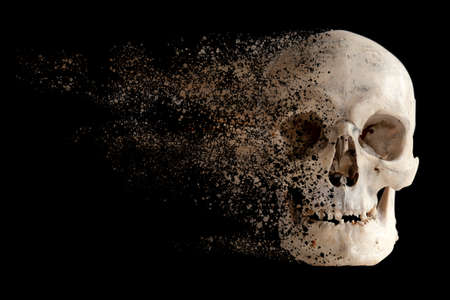 The effect of the destruction of the sandstorm of the human skull.