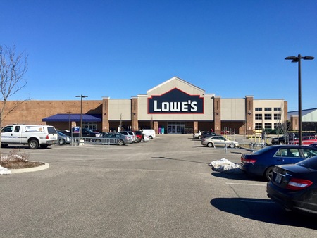 Long Island, New York - Circa 2017: Lowe's Home Improvement and appliance chain retail store exterior establishing photo. Fortune 500 company sells construction supplies and building materialsのeditorial素材