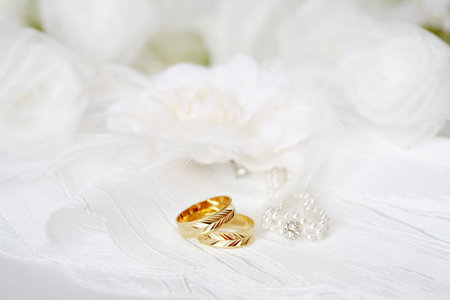 Wedding rings with rosesの写真素材