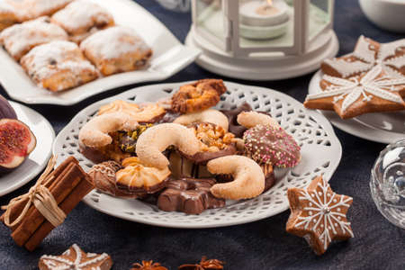 Assortment of Christmas cookies on the tableの写真素材