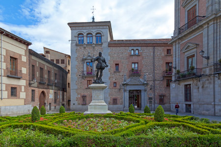 Madrid, Spain - June 06 2018: Statue of Don Ãlvaro de BazÃ¡n in the center of the Plaza de la Villa. This plaza bordered by historic buildings was a central area of the city during medieval times.のeditorial素材
