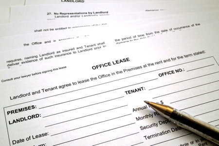 Pen on the top of an office lease contract.の写真素材
