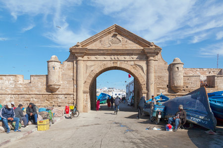 Essaouira, Morocco - January 29 2019: The Bab el-Marsa (Arabic: Ø¨Ø§Ø¨ Ø§ÙÙØ±Ø³Ù; Navy Gate), is a fortified gate dating from the eighteenth century. It is one of the main gates of the current wall of the Medina of Essaouira and is one of the most impoのeditorial素材