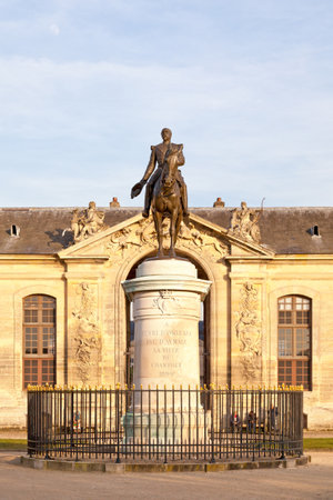 Chantilly, France - February 2019: The equestrian statue of Henri d'OrlÃ©ans in the duke of Aumale's hemicycle in front of the Great Stables, home of the Living Museum of the Horse (French: MusÃ©e Vivant du Cheval). The statue created by Jean-LÃ©on GÃ©rÃ´のeditorial素材