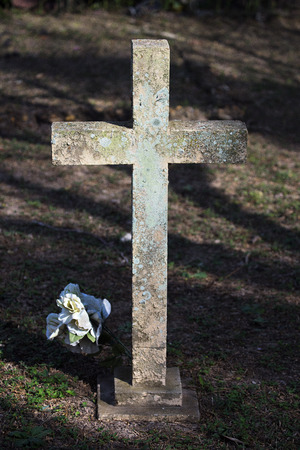 Cross and Flower at an old Cemetery in southern Texasの写真素材