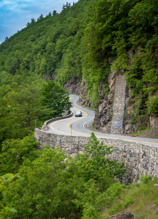 Sparrow Bush, NY - USA - June 18, 2021: a view of the Hawk's Nest, a scenic location outside Port Jervis. Known for its winding roads and scenic overlooks in the Delaware River Valley,のeditorial素材