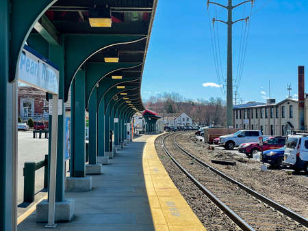 Pearl River, NY - USA - Mar. 21, 2022: View of the Pearl River station, a railroad station in Pearl River, New York. It serves NJ Transit and Metro-North Railroad trains on the Pascack Valley Line.のeditorial素材