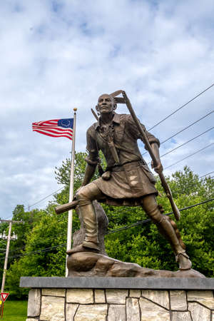Fishkill, NY - USA - June 11, 2022  Michael Keropian's eight-foot bronze statue in memorial to Sachem Daniel Nimham, the last sachem of the Wappinger and prominent Native Americanのeditorial素材