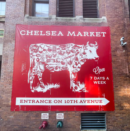 New York, NY - USA - June 18, 2022 A view of a directional sign for the historic Chelsea Market. Chelsea Market is a food hall, shopping mall and office.のeditorial素材