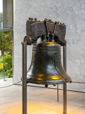 Philadelphia, PA â US â Oct 14, 2023 The Liberty Bell, previously called the State House Bell or Old State House Bell, is an iconic symbol of American independence located in Philadelphiaのeditorial素材
