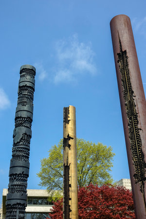 Purchase, NY â US â Apr 28, 2024 Arnaldo Pomodoroâs towering three column sculpture; Triad. Installed in 1979 on the Donald M Kendall Sculpture Gardens at the PepsiCo World headquarters in Purchase.のeditorial素材